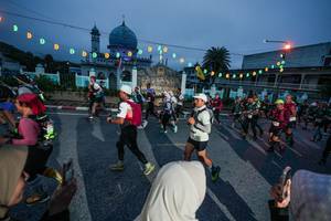 BIB: 
                            <button type="button" onclick="openModal(26232011)" class="btn btn-primary btn-sm float-right btn-popup" data-toggle="modal" data-target=".modal-high-quality">
                        <i class="fas fa-shopping-cart"></i> Add to Cart
                    </button>
                                            <button type="button" onclick="isThisMe(26232011, true)" class="btn btn-success btn-sm float-right btn-popup btn-isme hidden" data-toggle="tooltip" data-placement="bottom" title="นี่คือรูปของคุณใช่ไหม คลิกที่นี่เพื่อเอาเข้าอัลบั้ม">
                        <i class="fas fa-plus"></i> Add to album
                    </button>
                    <button type="button" onclick="isThisMe(26232011, false)" class="btn btn-warning btn-sm float-right btn-popup btn-isnotme hidden">
                        <i class="fas fa-ban"></i> Remove from album
                    </button>